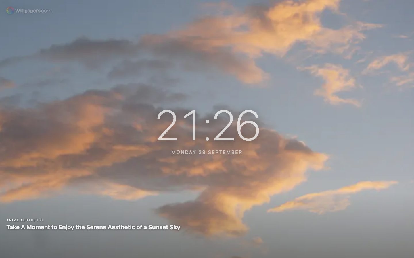 Nouvel onglet avec une grande horloge et la date sur un fond d'écran de ciel au coucher du soleil